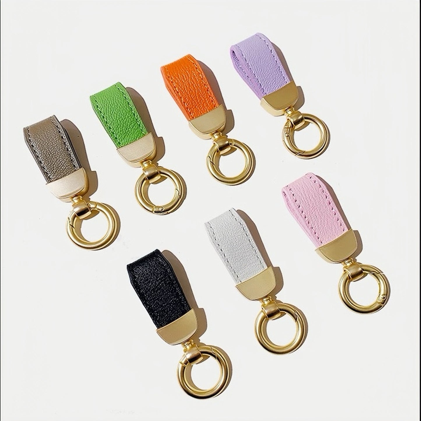 Creative Lambskin Leather Keychain – Fashionable Smiley Charm Car Key Accessory
