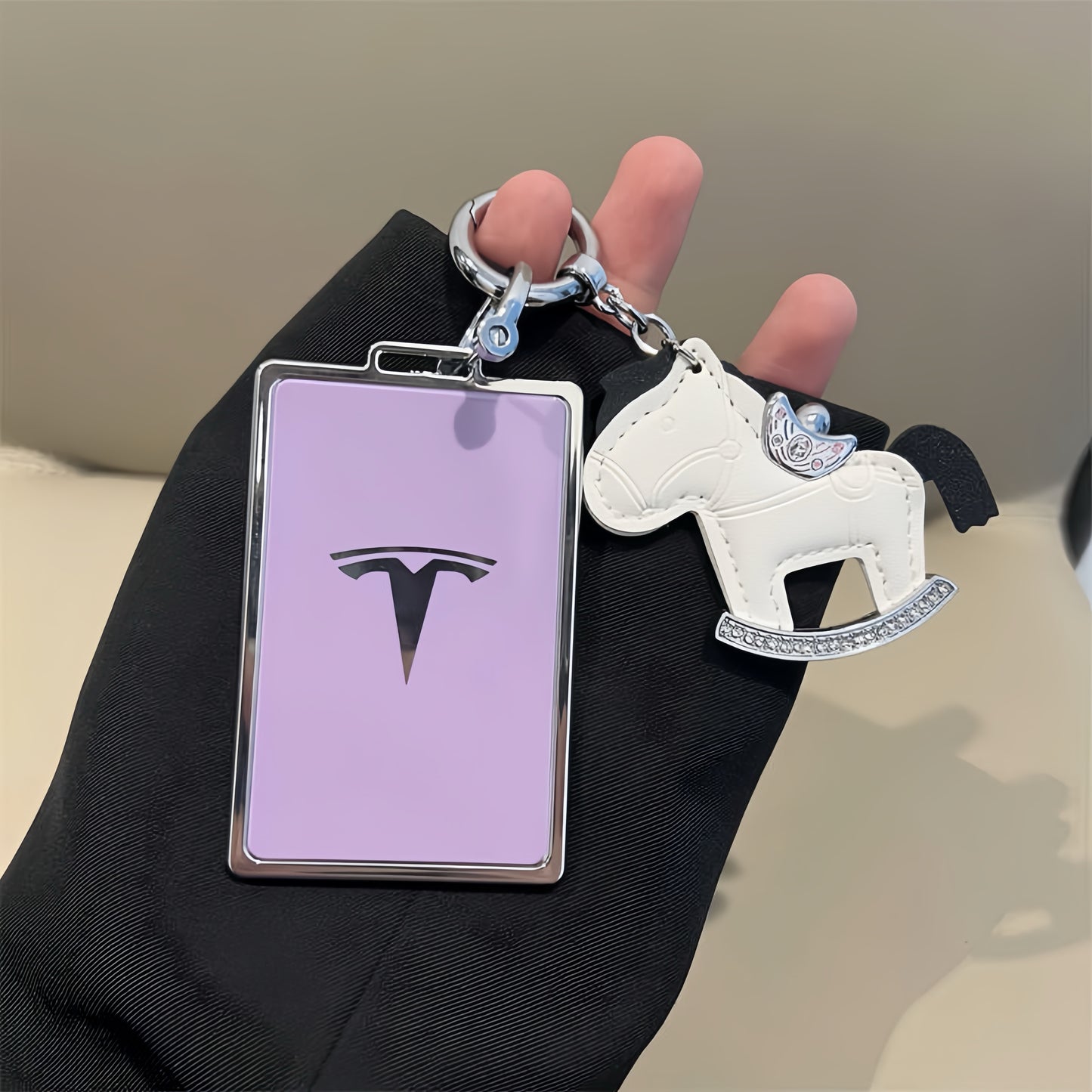 Crystal Horse Charm Tesla Key Card Holder – Stylish Protective Case with Keychain for Tesla Owners